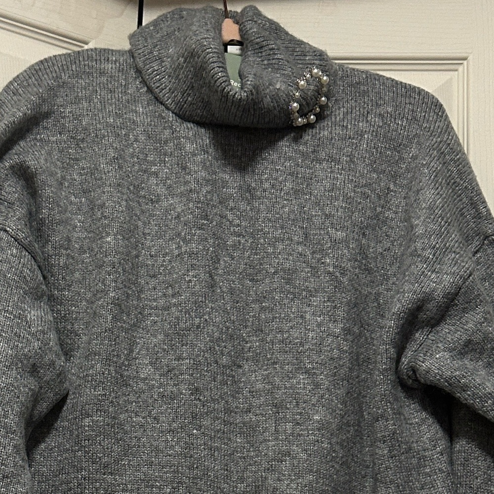 H&M Gray Turtleneck Sweater